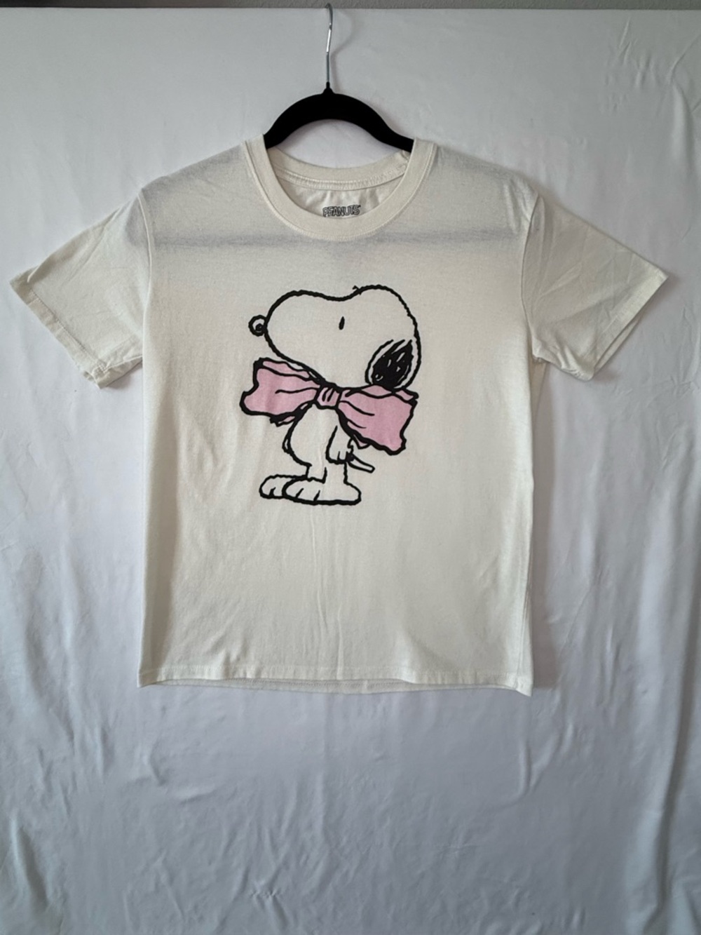 Peanuts Cream Women’s Tee with Pink Bow Snoopy Graphic